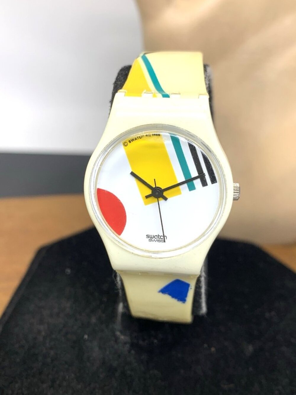 Swatch Women's Watch LW114 Swiss Quartz Colorful White Rubber Vintage 1986 25mm